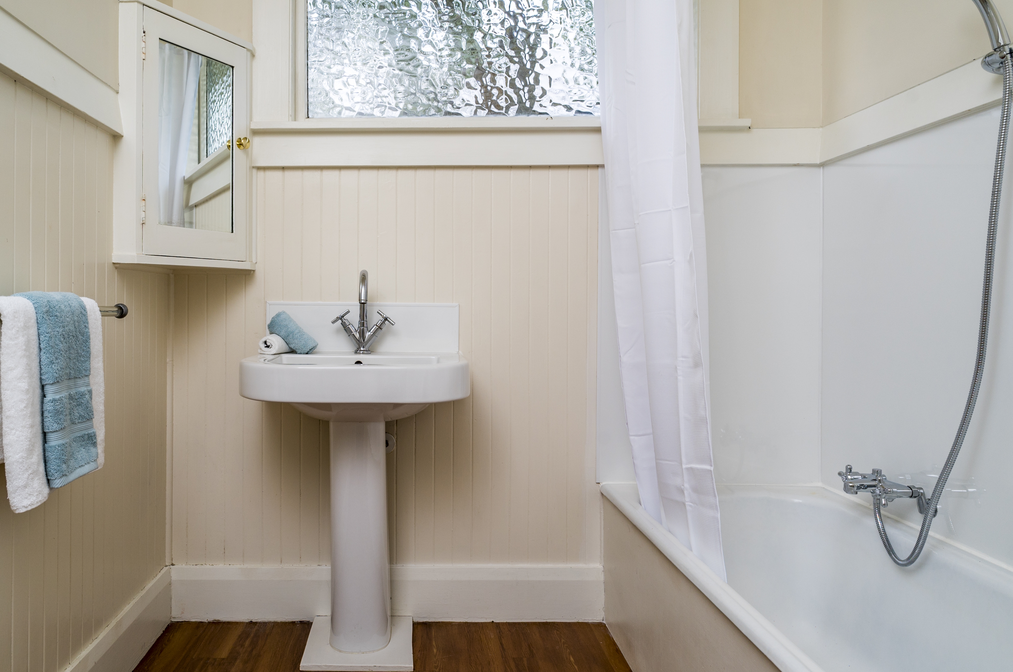 Maximising Space in Small Bathrooms and Kitchens